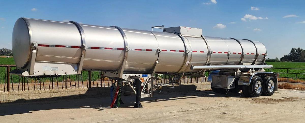 Used 2024 WESTMARK 40 ft x 96 in Flatbed Trailer