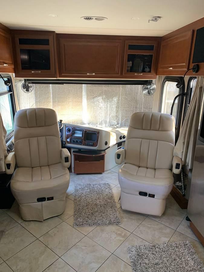 Used 2010 Fleetwood Discovery 40K