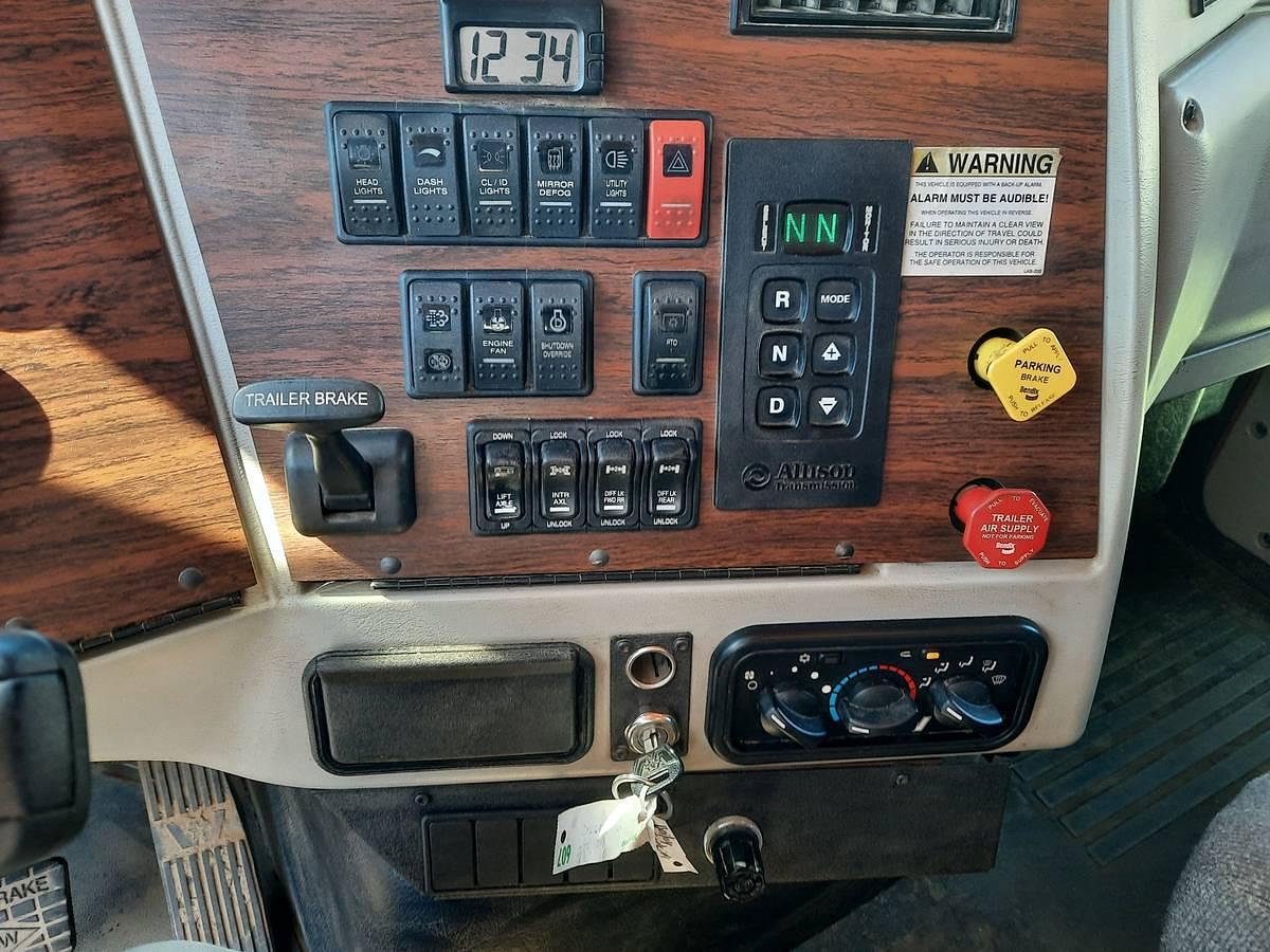 Used 2022 Western Star Tri-Axle Dump Truck