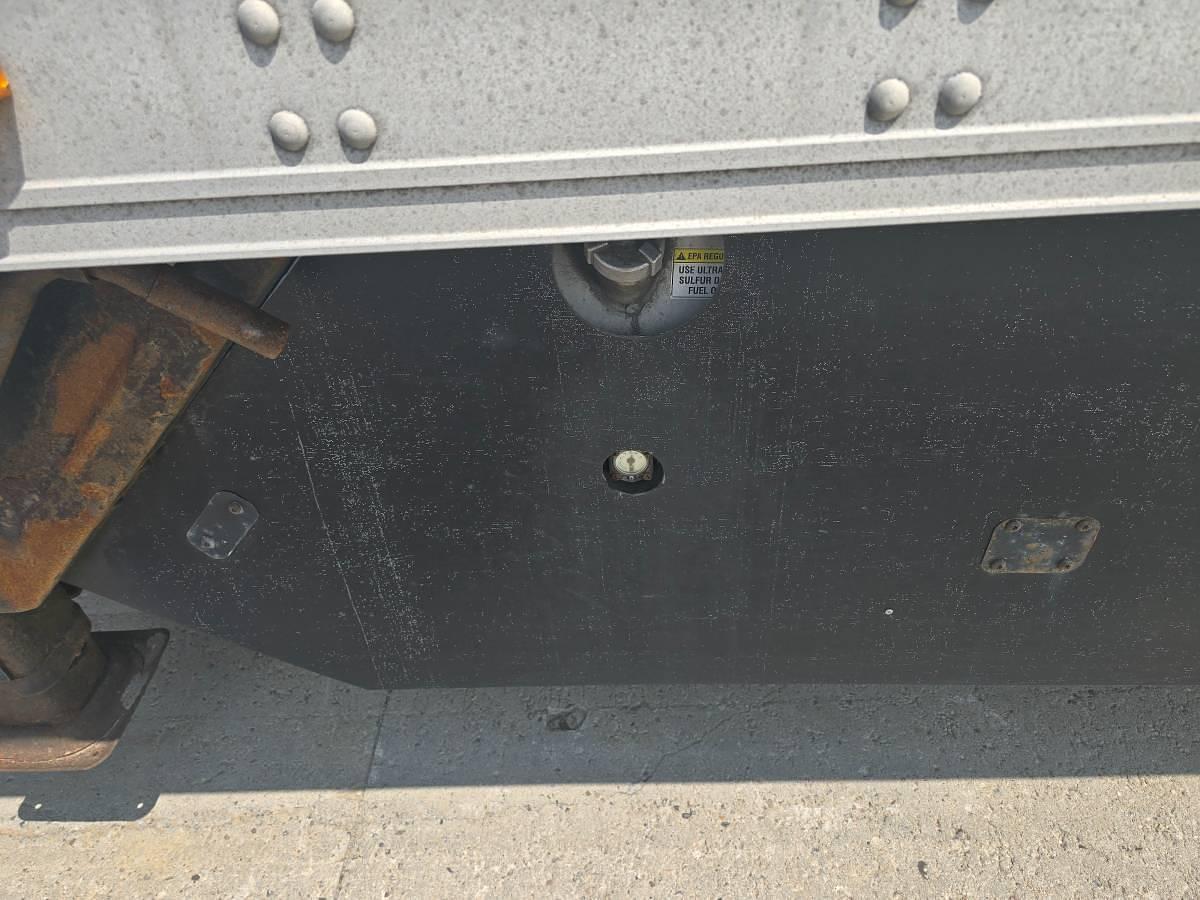 Used 2000 Kenworth W900 with 2015 53ft Utility Reefer Trailer