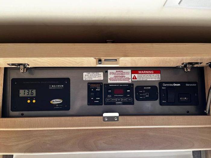 Used 2015 Leisure Travel Unity U24TB