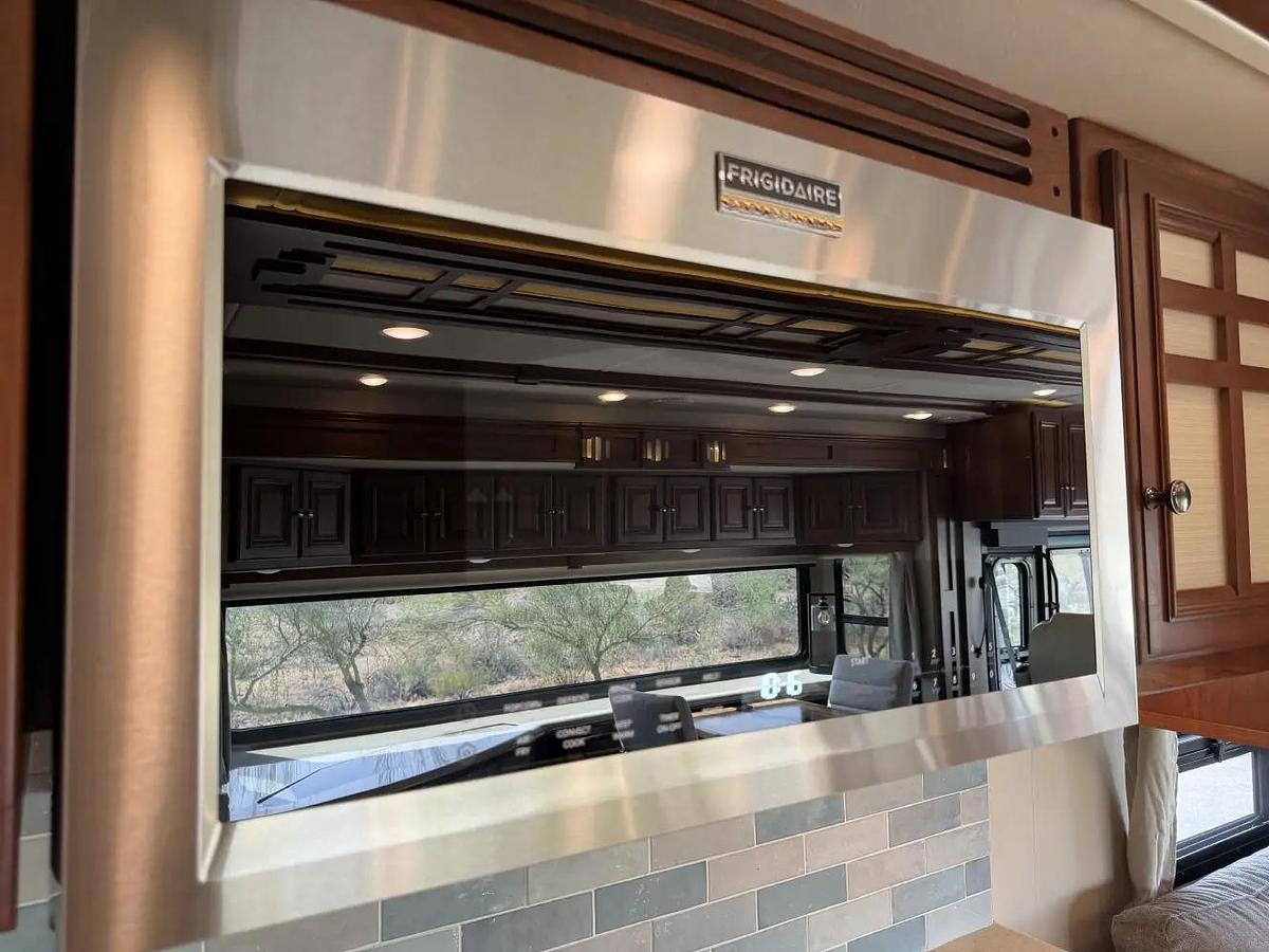 Used 2015 Winnebago Itasca Ellipse 42HD