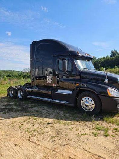 Used 2017 Freightliner CASCADIA 125 EVOLUTION