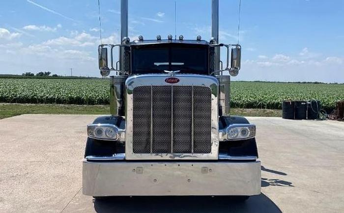 Used 2015 Peterbilt 389 Pride and Class