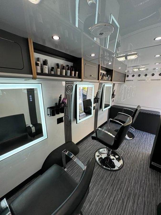 Used Salon Mobile Vehicle With Wash Bowl