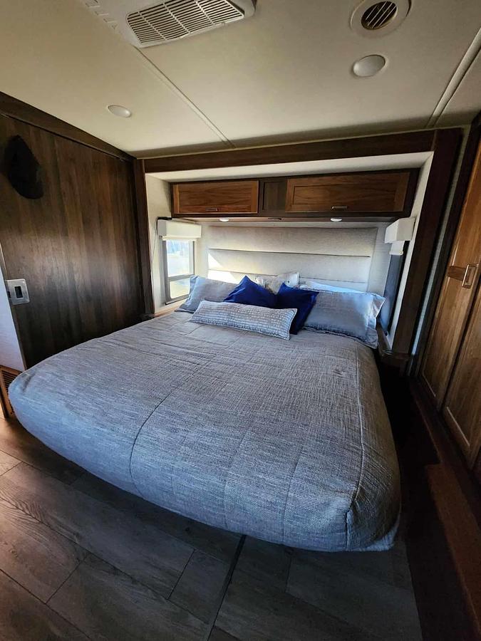 Used 2020 Winnebago Forza 36H Class A Motorhome