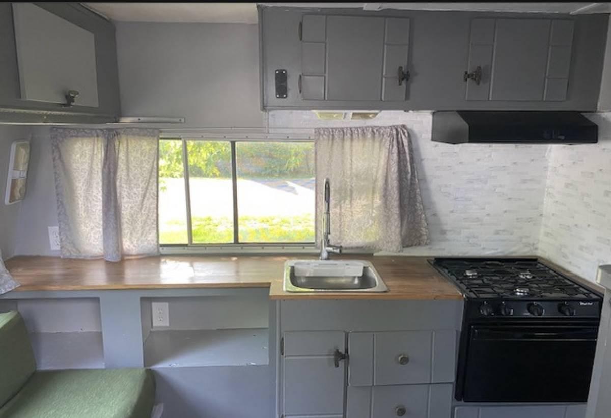 Used 1981 GMC Glendale 23' Class C Motorhome