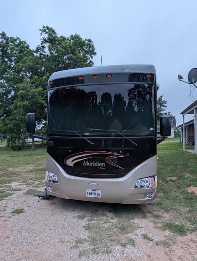 Used 2010 Itasca Meridian V Class 34Y