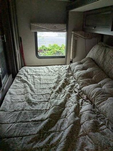 Used 2018 Winnebago Sightseer