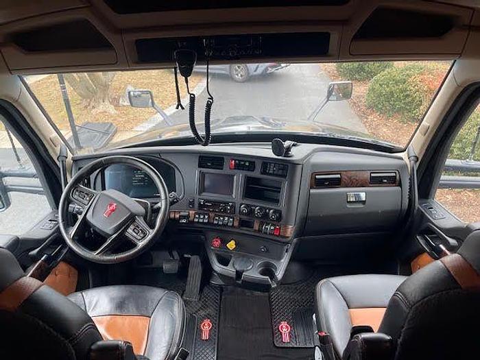Used 2022 KENWORTH T680