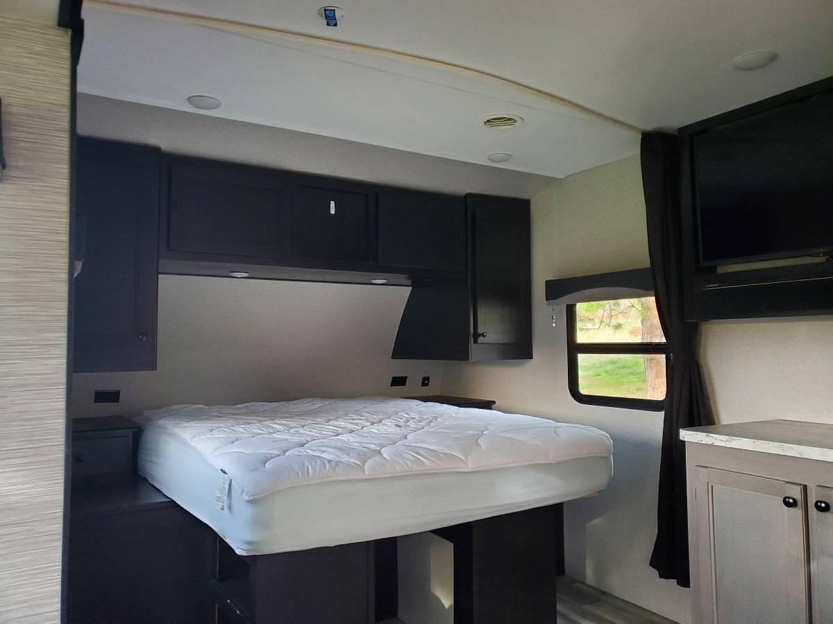 Used 2022 Mesa Ridge S-Lite 23' Travel Trailer