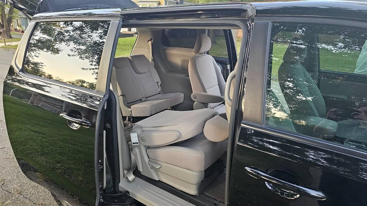 Used 2019 Kia Sedona Minivan