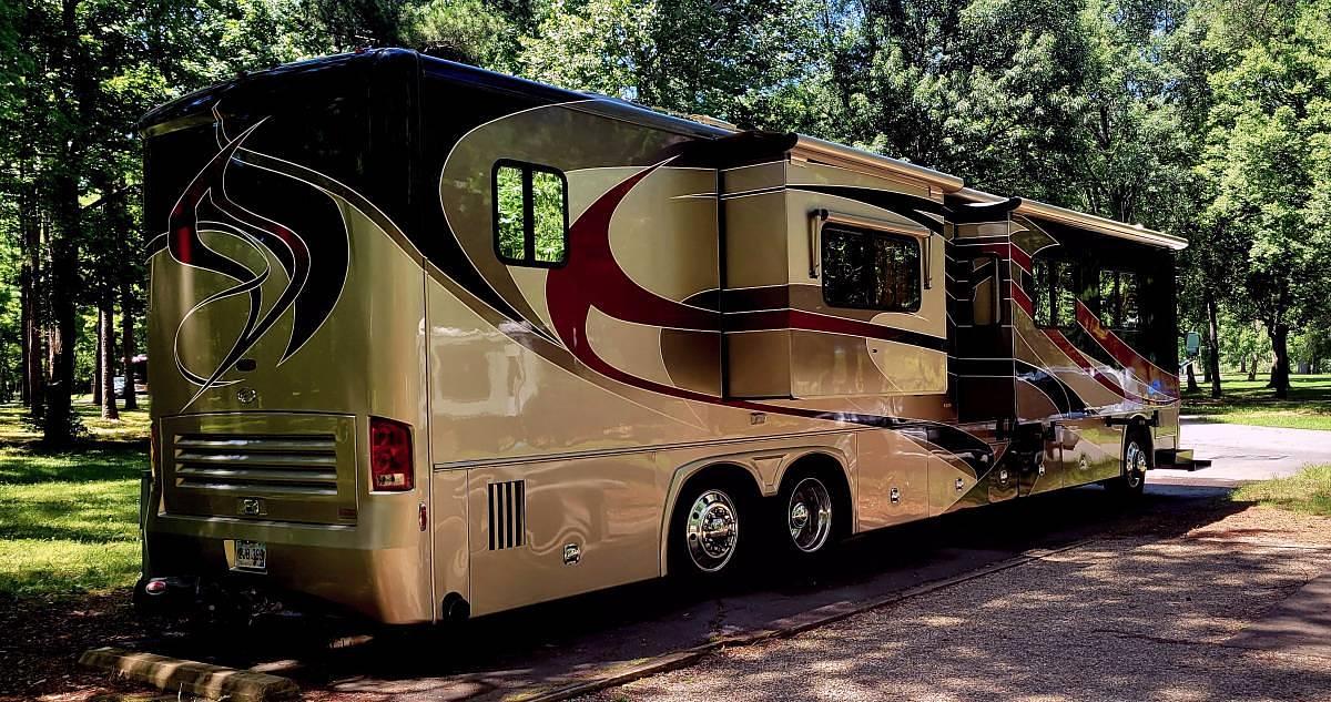 Used 2009 Country Coach Allure 470