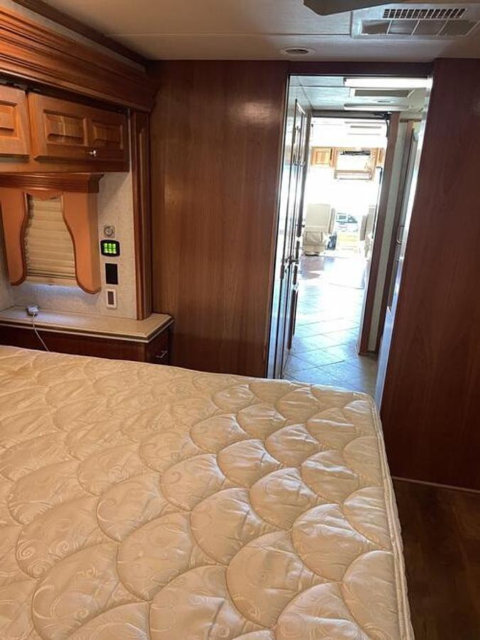 Used 2007 Monaco Camelot 42PDQ Class A Motorhome
