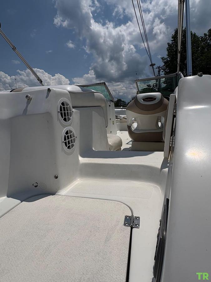 Used 2007 Caravelle 21' Deck Boat • New Volvo Penta 5.0L Engine Block • Only 0.5 Hours • One Owner • Trailer Included