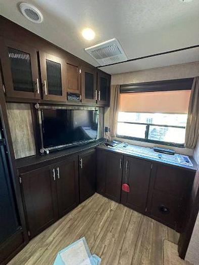 Used 2017 Forest River Cherokee Artic Wolf 255DRL4