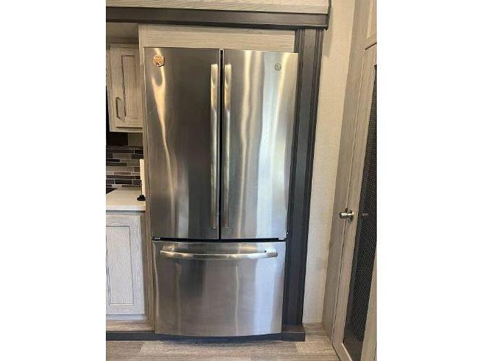 Used 2021 Keystone Montana 295RL