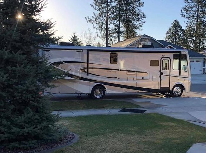 Used 2017 Newmar Bay Star 3401