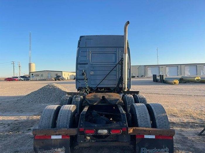 Used 2014 Volvo VNL6400 Sleeper Truck