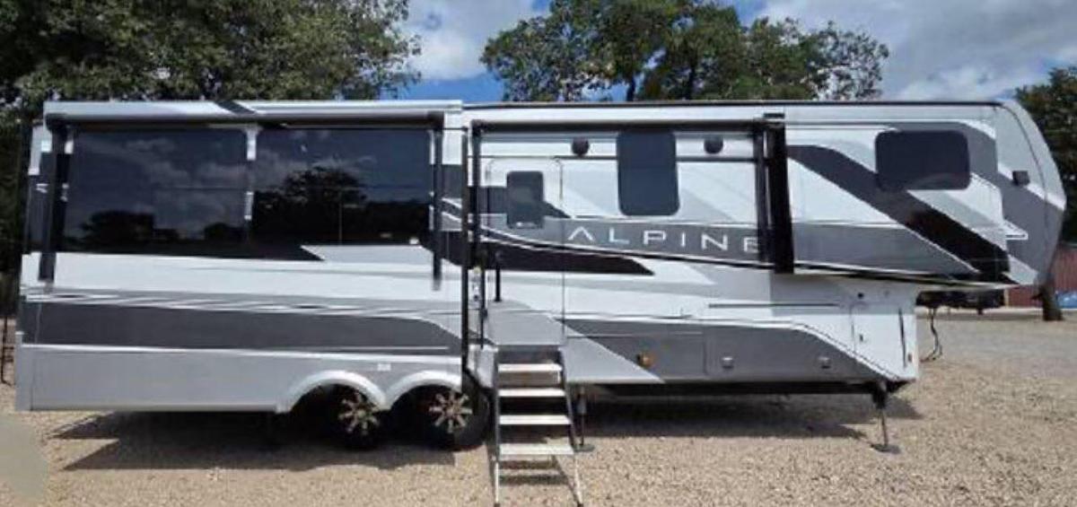 Used 2024 Keystone Alpine 3303CK Fifth Wheel