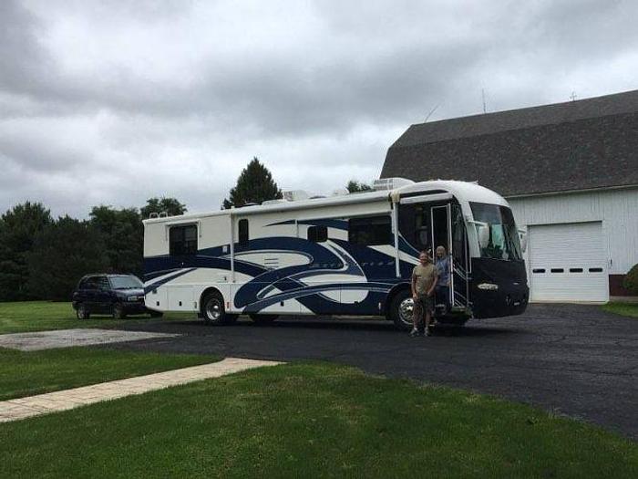 Used 2002 Fleetwood Revolution 38B