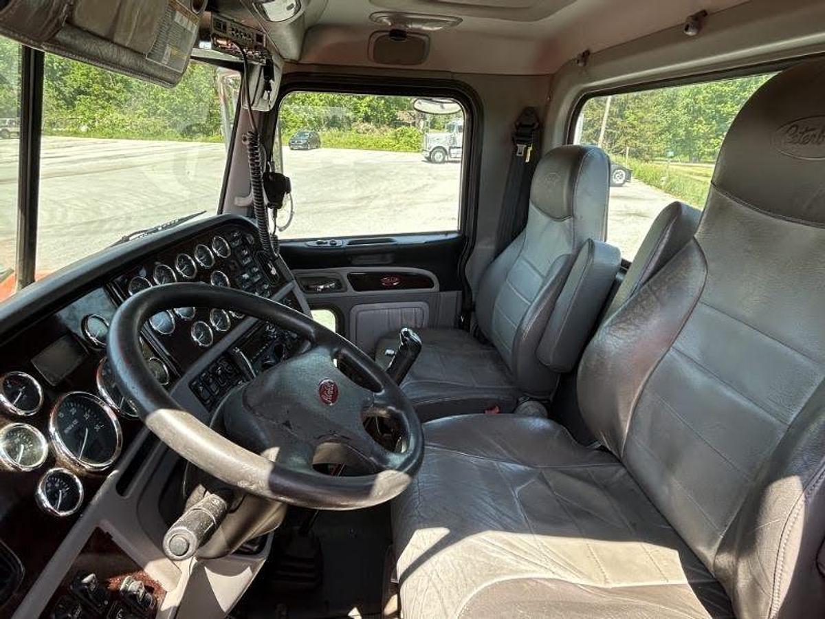 Used 2016 Peterbilt 389 Glider Kit – Classic 389 Styling – Heavy-Duty Truck