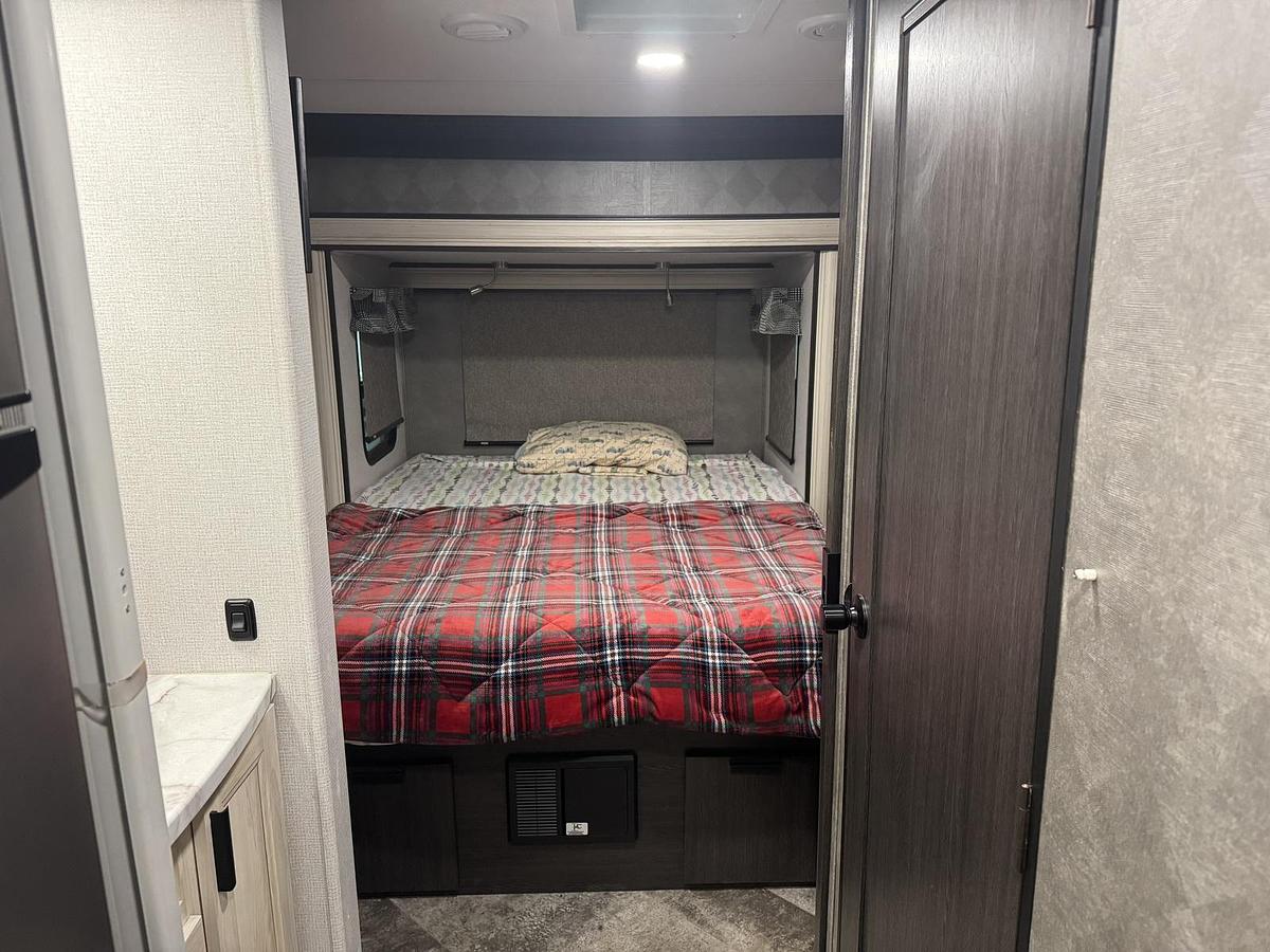 Used 2021 Forest River Sunseeker 2500 TSF