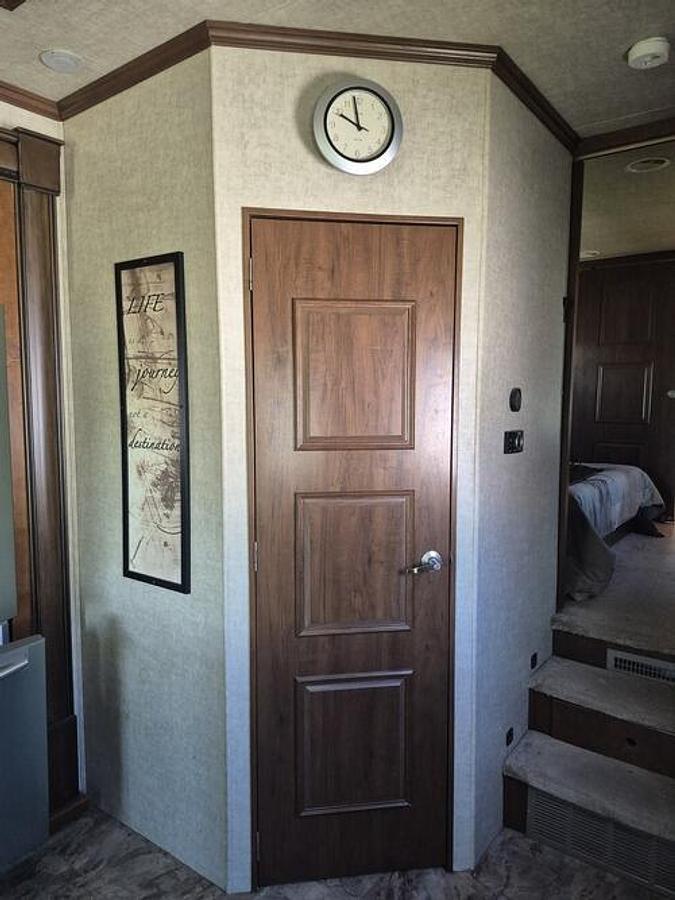 Used 2015 Heartland Landmark 365 Newport