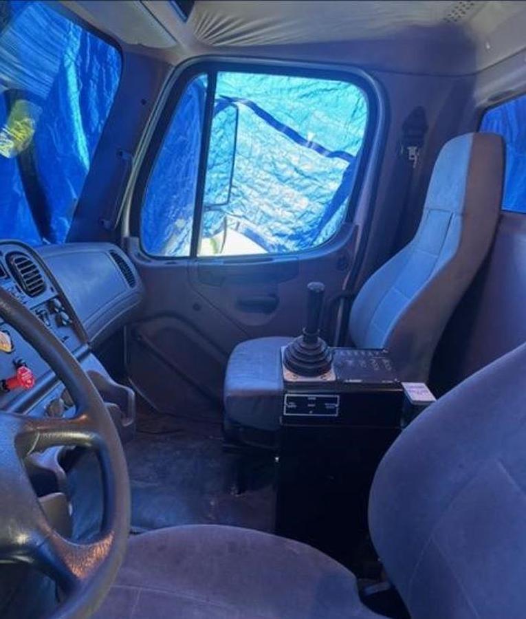 Used 2020 Freightliner 114SD with Trailer