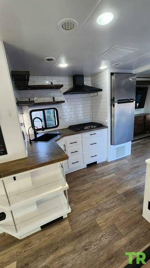 Used 2014 Thor Motor Coach Challenger 37KT
