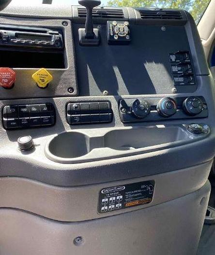 Used 2014 Freightliner CASCADIA 113