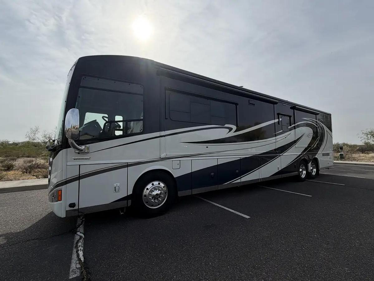 Used 2015 Winnebago Itasca Ellipse 42HD