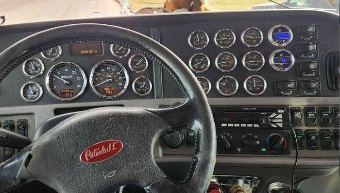 Used 2012 Peterbilt 389