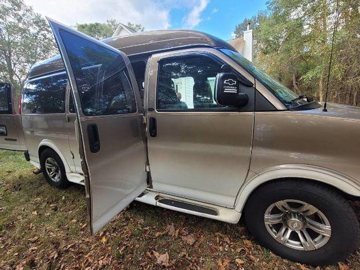 Used 2004 Chevrolet Express Passenger with Wheelchair Lift
