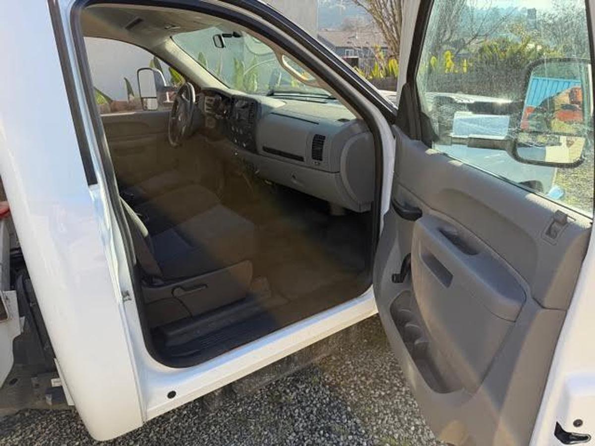 Used 2014 Chevrolet 3500 HD Bucket Truck