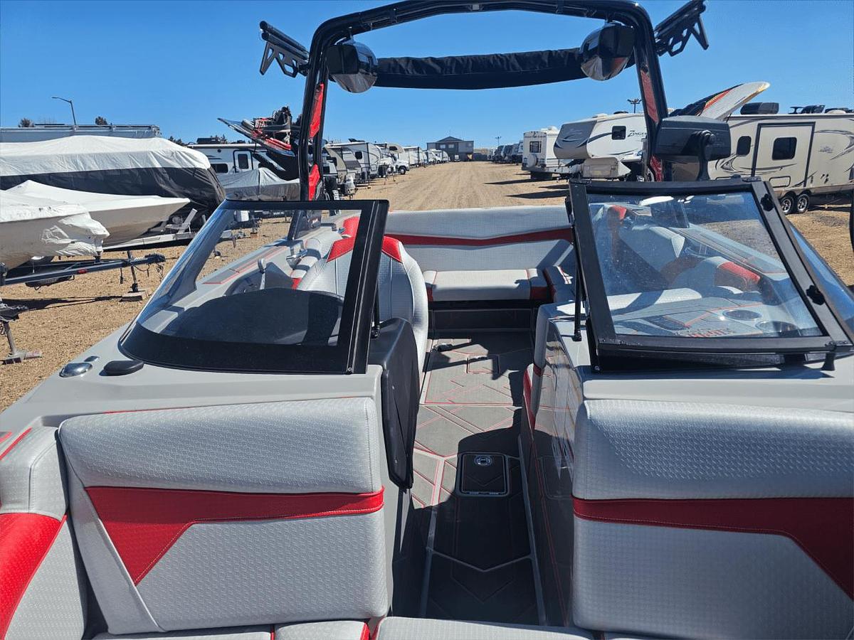 Used 2024 Supreme S220 Pontoon Boat