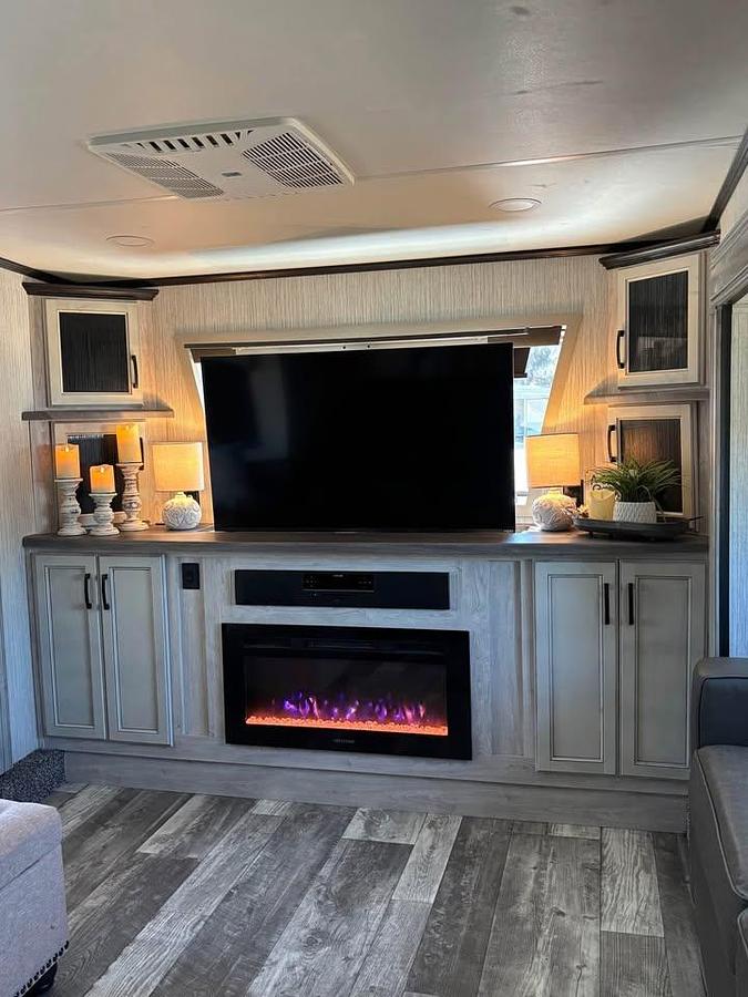 Used 2022 Forest River Sandpiper Luxury 391FLRB
