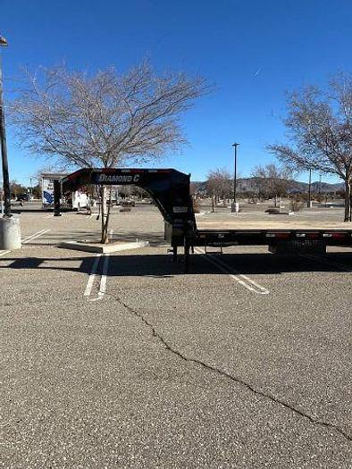 Used 2024 DIAMOND C 35 Ft Gooseneck