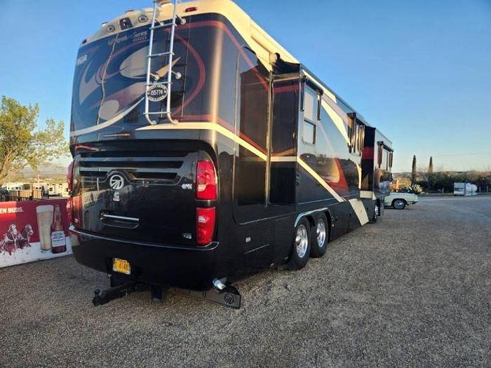 Used 2008 Monaco Signature Cambridge Custom