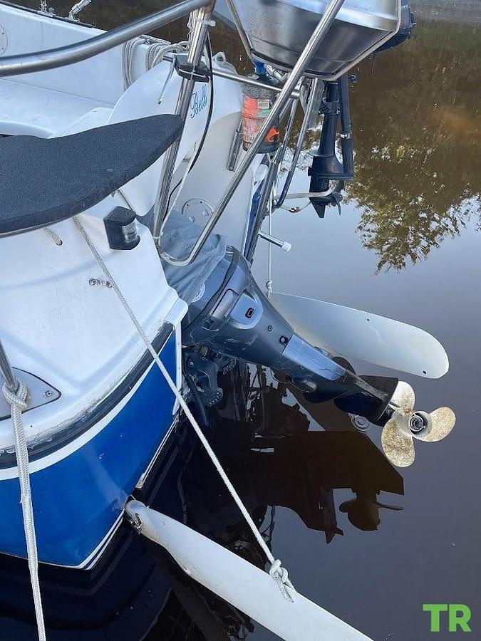 Used 2010 MacGregor 26M Trailerable Sailboat