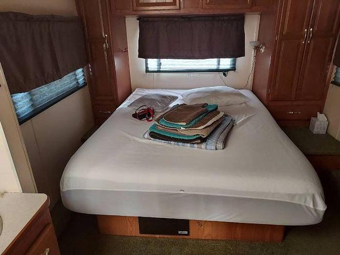 Used 2003 Coachmen Santara