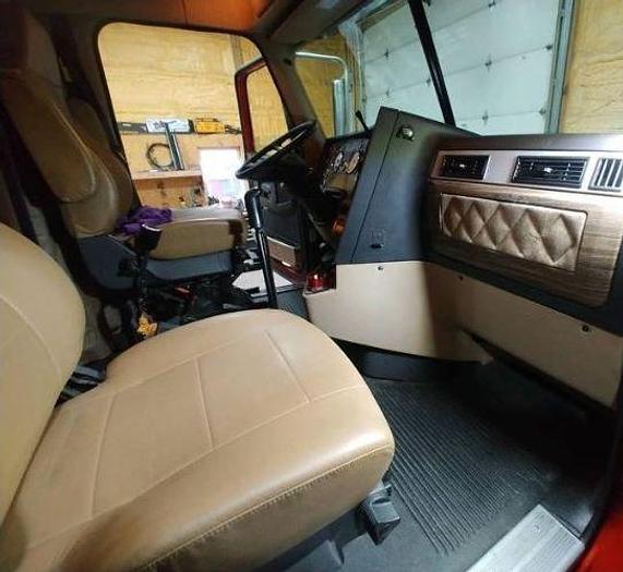 Used 2020 Freightliner 122SD