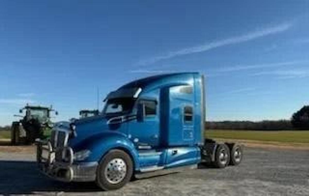 Used 2017 Kenworth T680 Sleeper Semi Truck