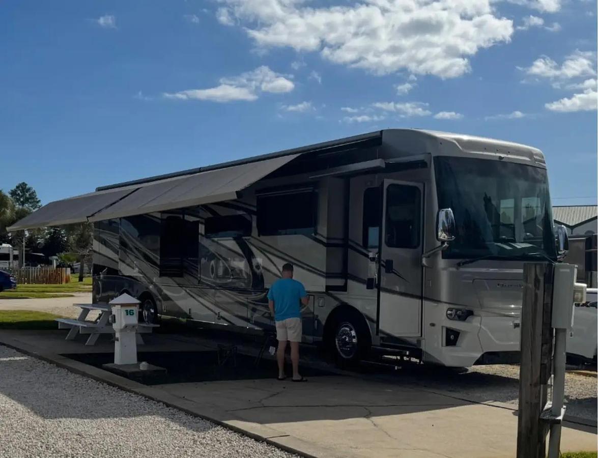 Used 2021 Newmar Dutch Star 4369