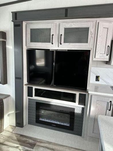 Used 2023 Keystone Montana High Country 295RL