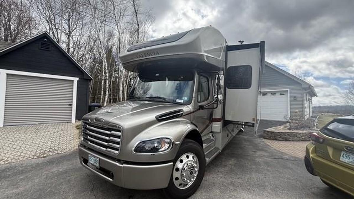 Used 2025 Renegade Valencia 38RW