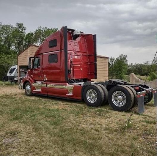 Used 2015 Volvo VNL64T780