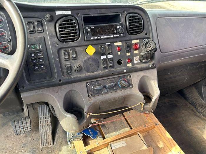 Used 2012 Freightliner M2 106
