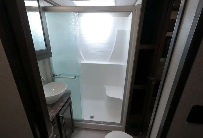 Used 2020 Dutchmen Voltage 3635