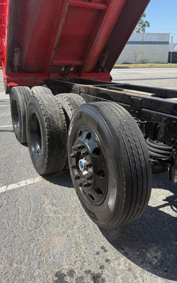 Used 2015 Peterbilt 579 End Dump Truck